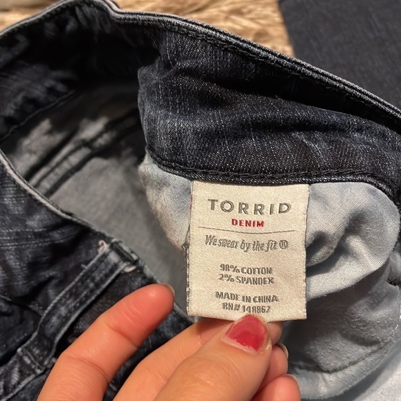 Torrid Denim Skinny Jeans - Picture 4 of 9